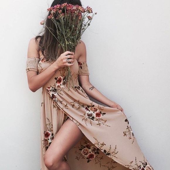 Boutique Dresses & Skirts - RESTOCK!✨2x HP Off The Shoulder Floral Maxi Dress✨